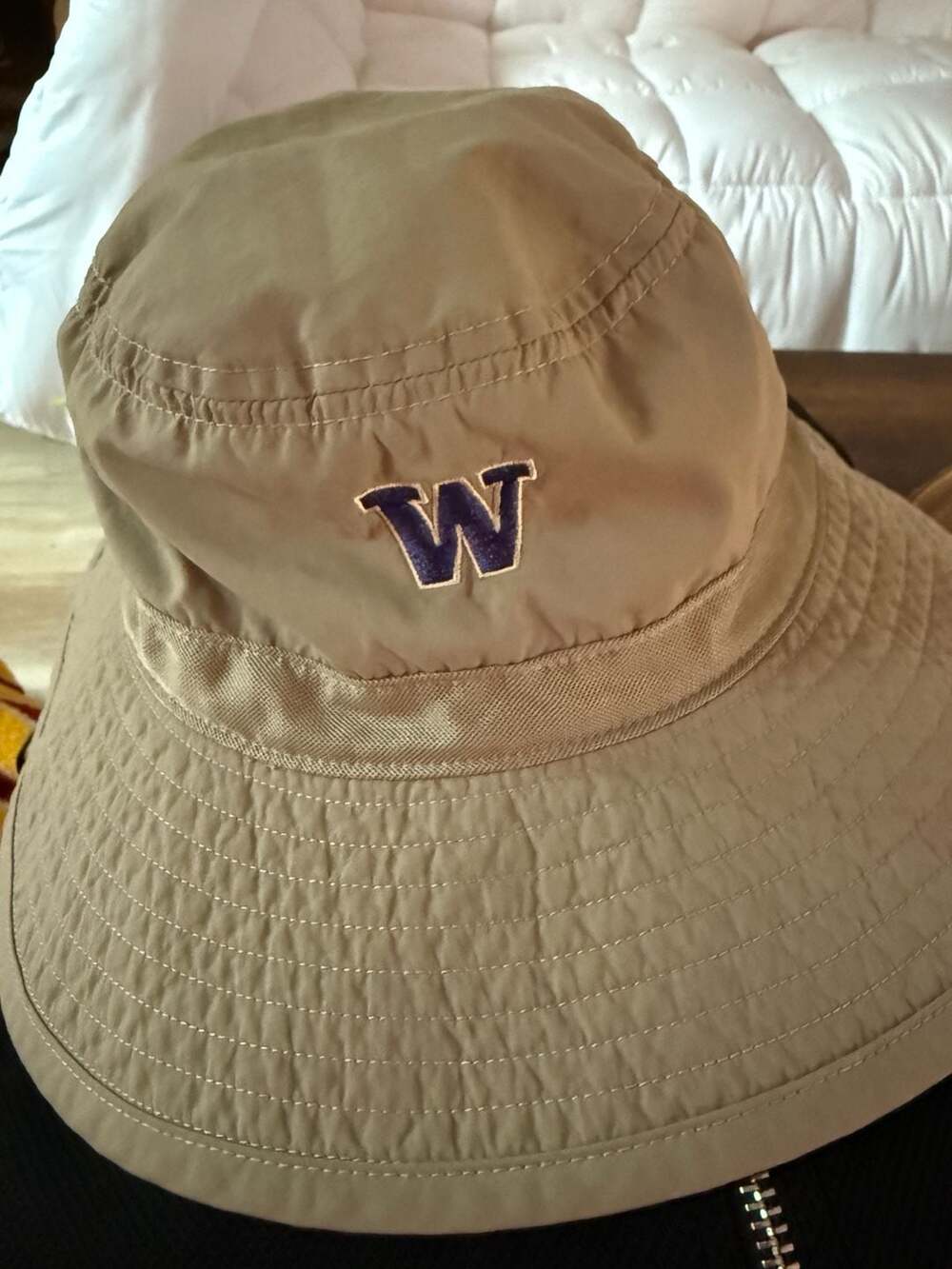 Nike Washington Huskies Bucket Hat Size L/XL Khaki Dri-FIT Boonie